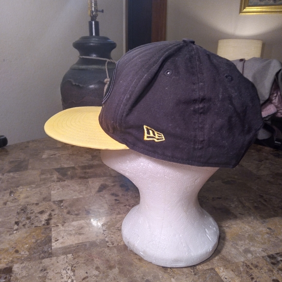 Batman Hat - Picture 4 of 4